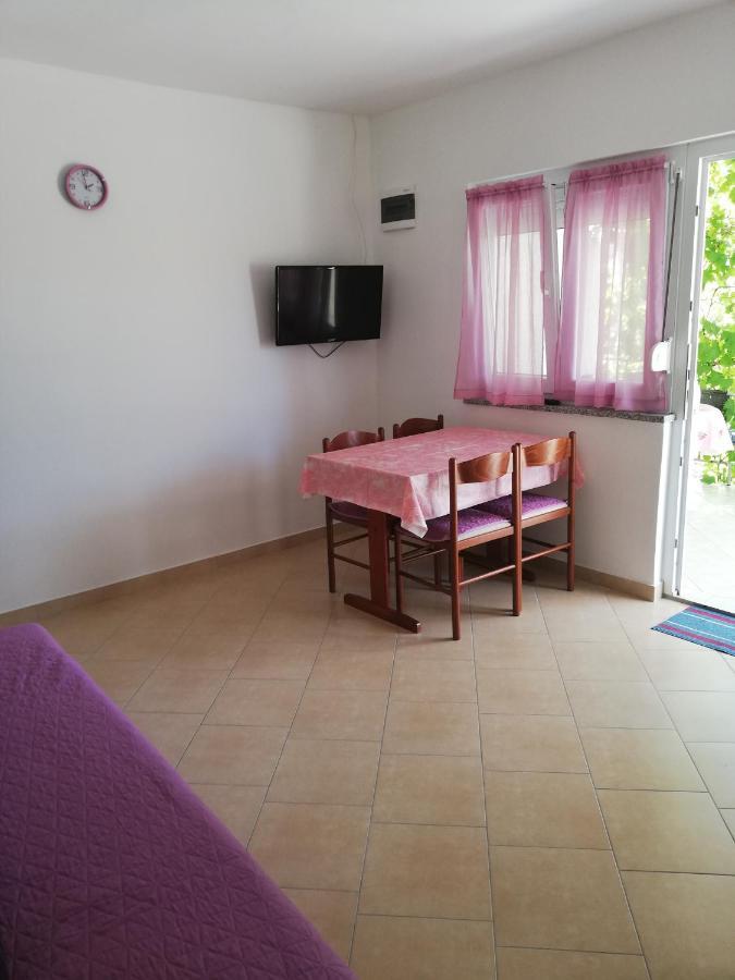 Emil Appartement Jasenice  Buitenkant foto