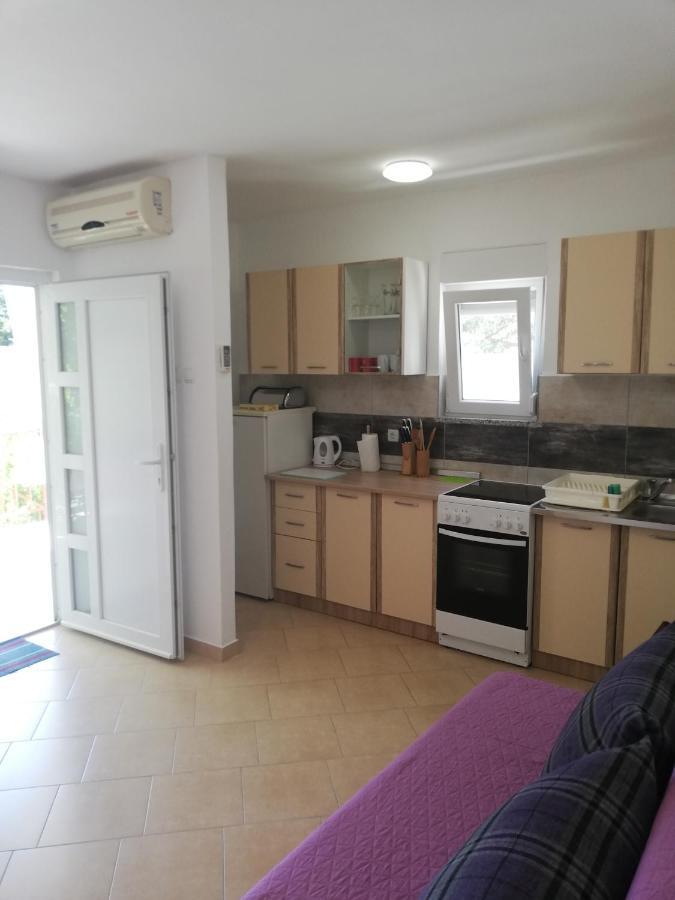 Emil Appartement Jasenice  Buitenkant foto
