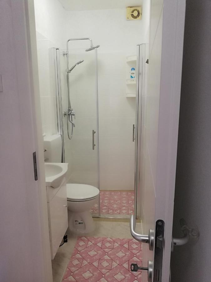 Emil Appartement Jasenice  Buitenkant foto