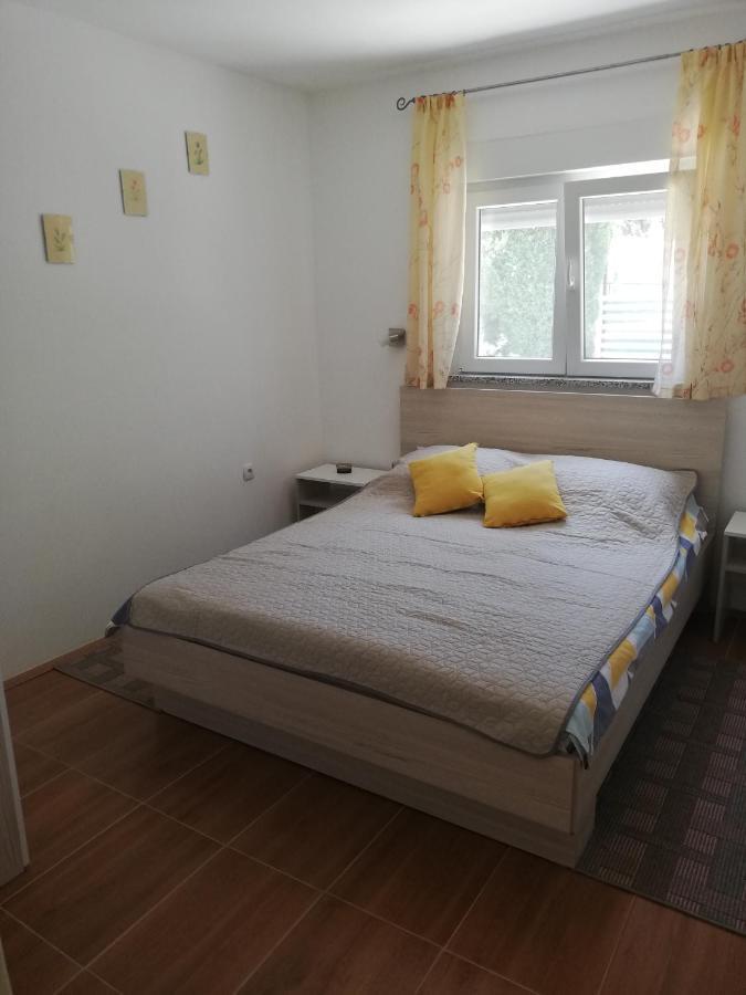 Emil Appartement Jasenice  Buitenkant foto
